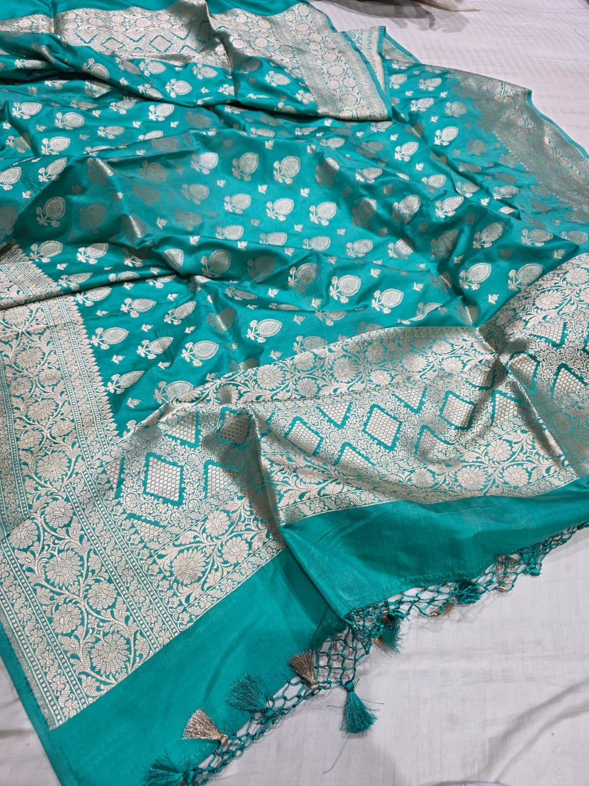 Pure Banarasi Silk Katan Cutwork Dupatta - Image 4
