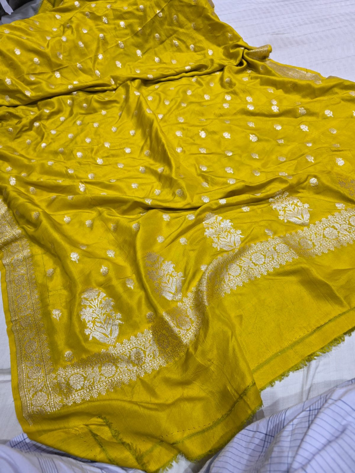 ✨ Pure Banarasi Silk Katan Cutwork Dupatta ✨ - Image 2