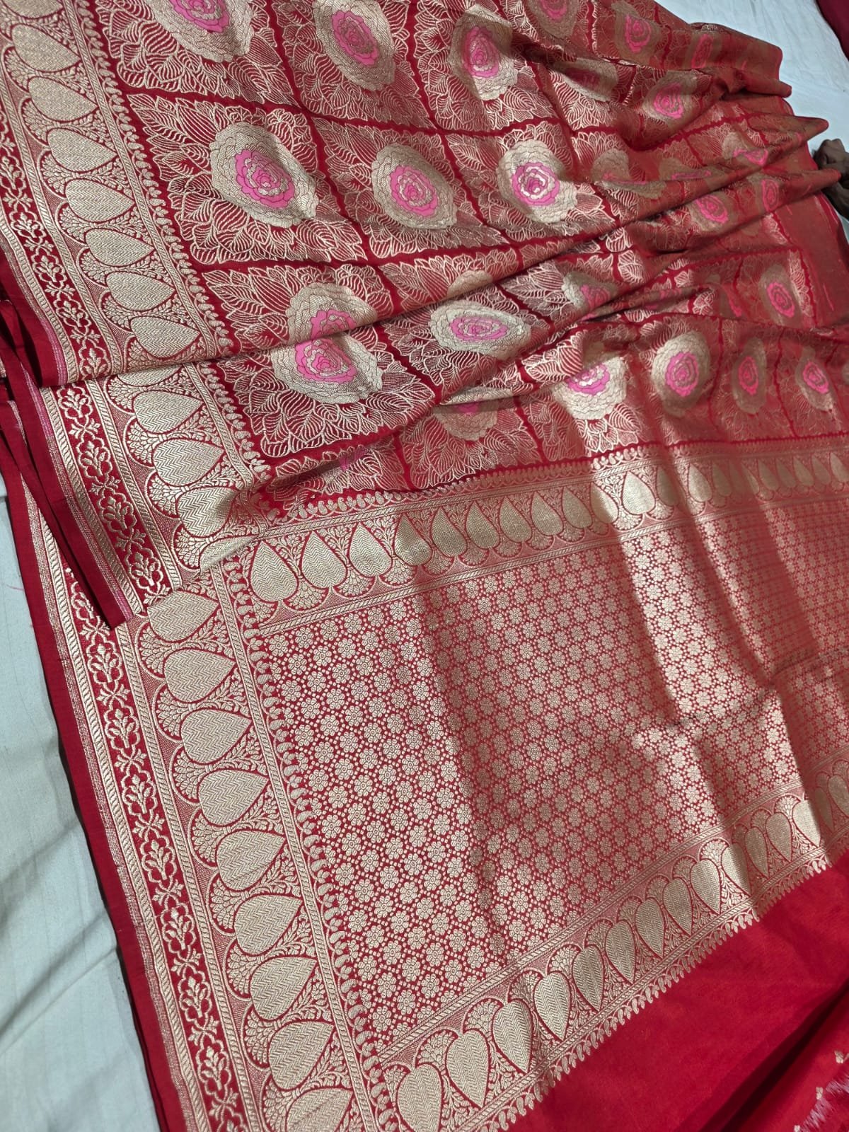 Pure Banarasi Silk Katan Cutwork tanchui saree - Image 2