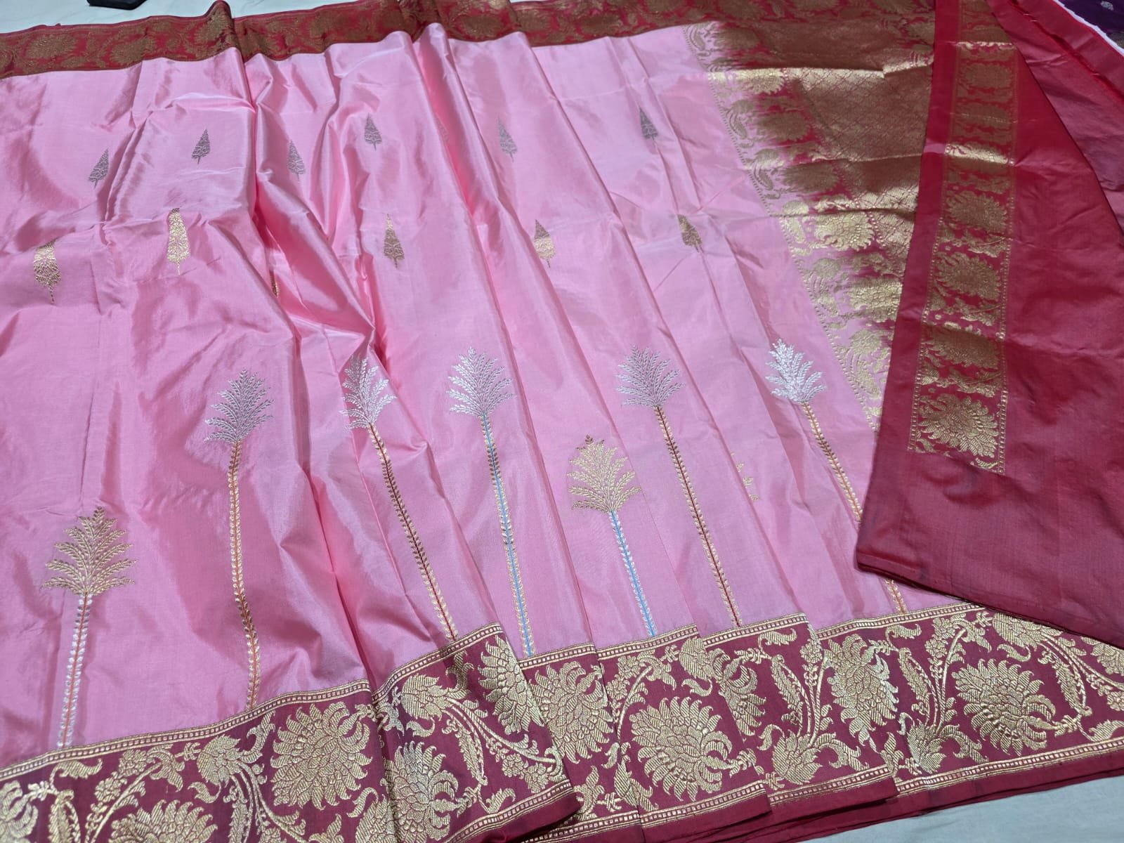 Pure Banarasi Silk Katan Kadhuwa Saree - Image 2